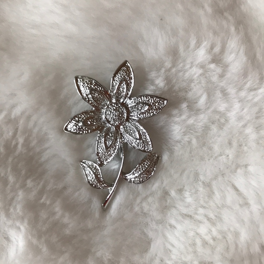 Flower Pin